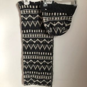 AE Infinity scarf and slouchy hat